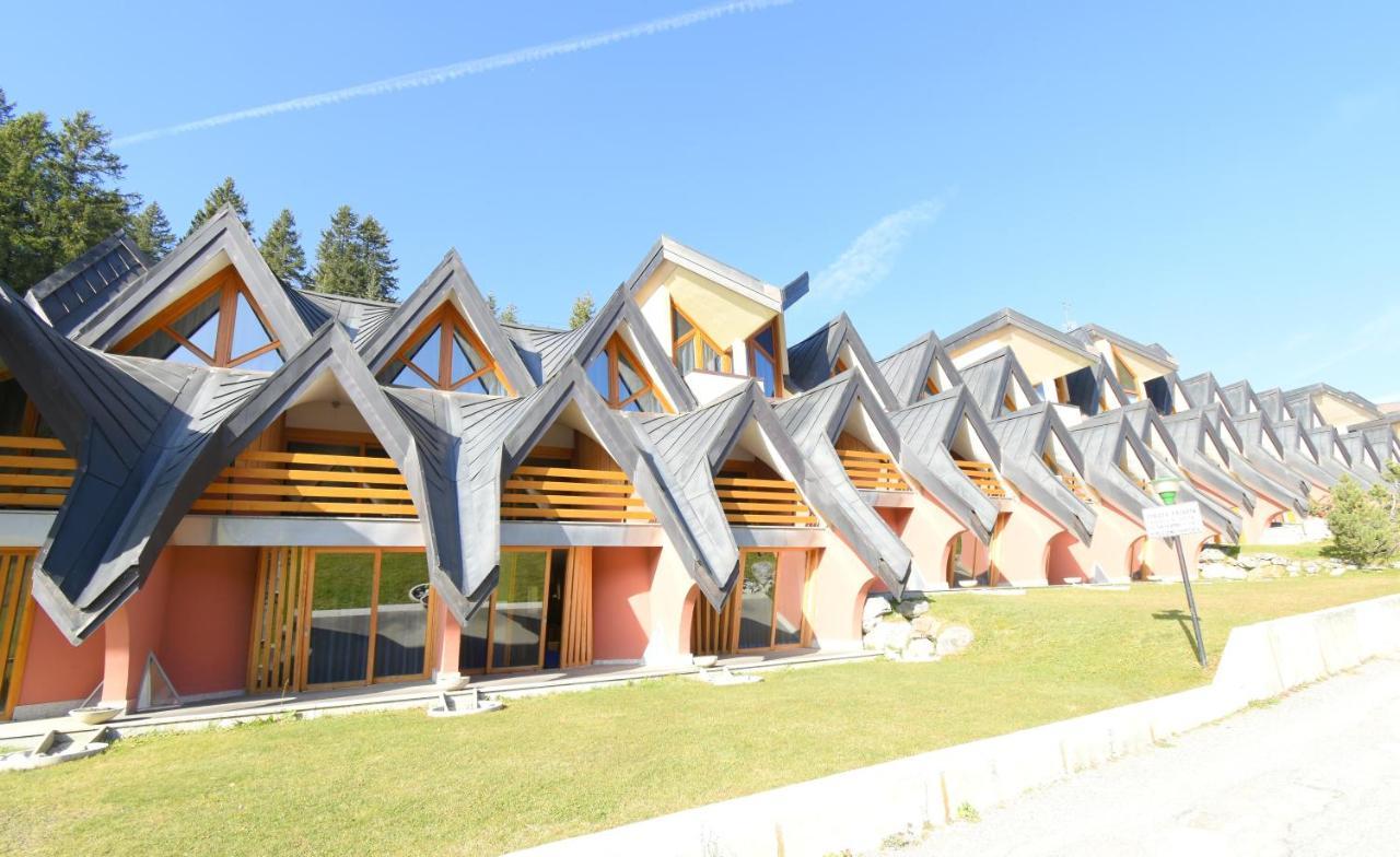 Ville Golf & Ski Madonna Exteriér fotografie